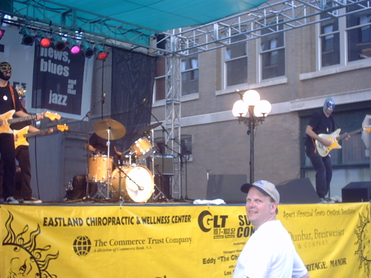 los Straitjackets