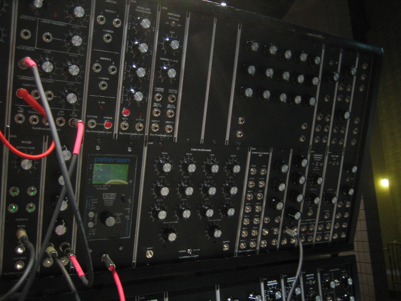 bigsynthdotcom outside V